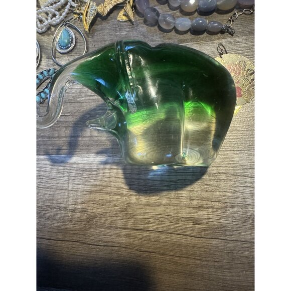 Murano Art Glass Mid Century Modern Emerald Green Elephant Figurine/Paperweight - Picture 8 of 11